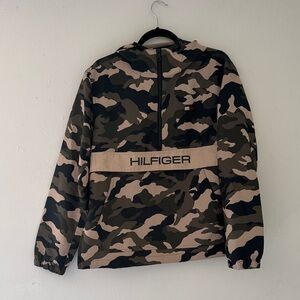 Tommy Hilfiger Green and Tan Camo Pullover Anorak